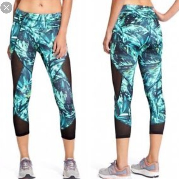 Athleta Pants - Athleta Napali Sonar Capri legging